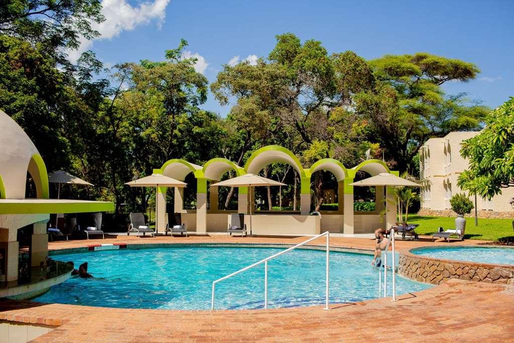 Victoria Falls Rainbow Hotel Exteriör bild