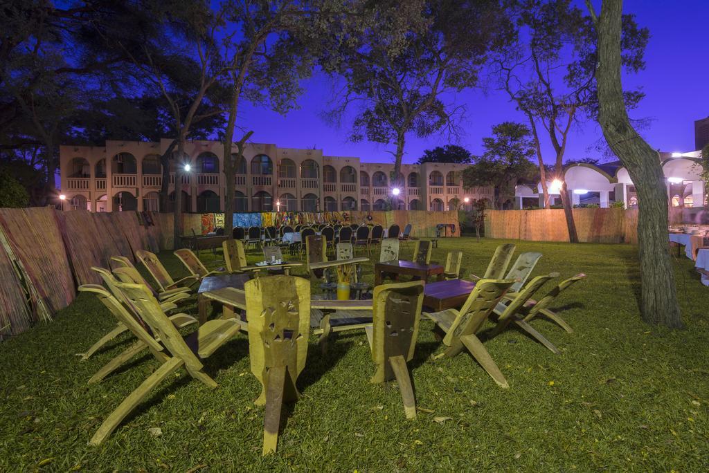Victoria Falls Rainbow Hotel Exteriör bild