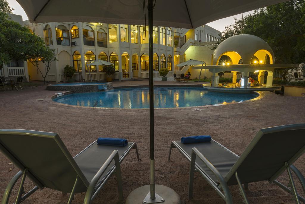 Victoria Falls Rainbow Hotel Exteriör bild